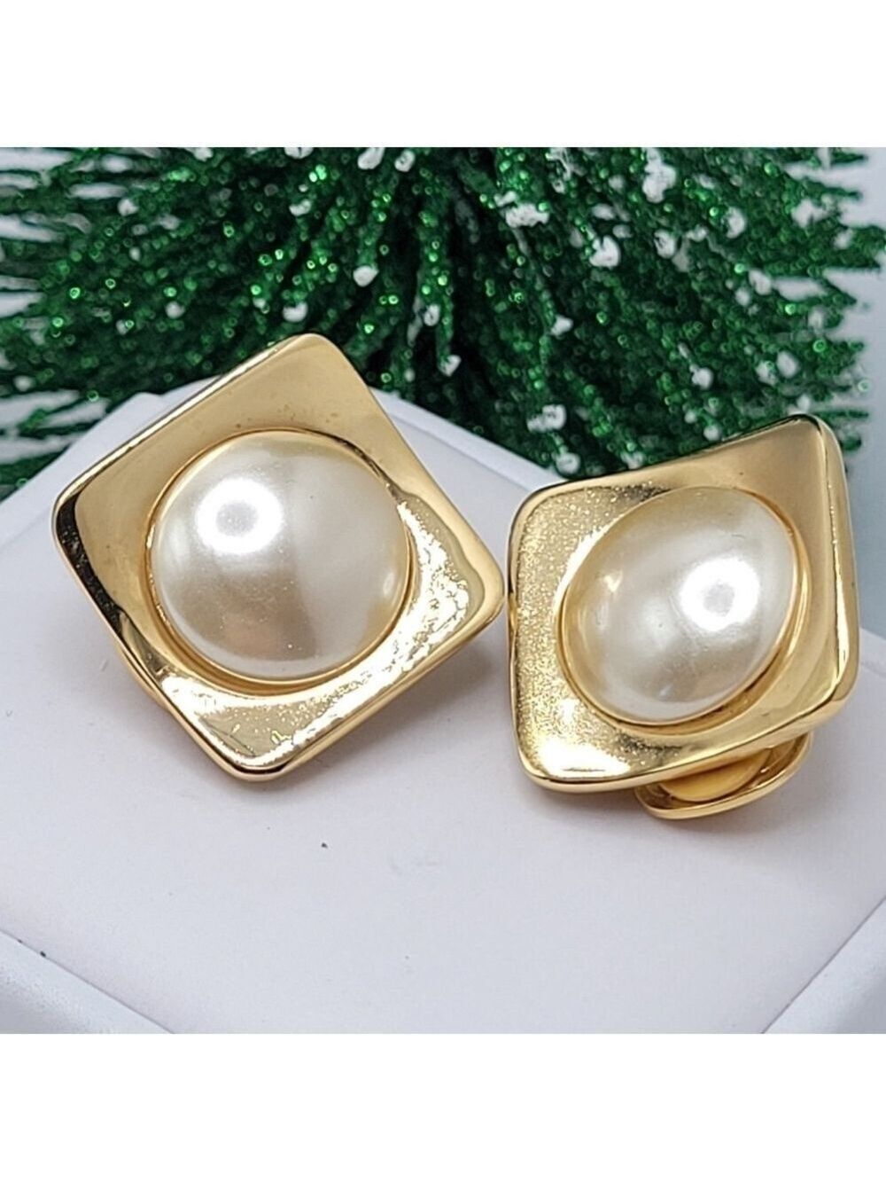 Faux Pearl Gold Marble Square White Clip On Earrings Casual Signed LP